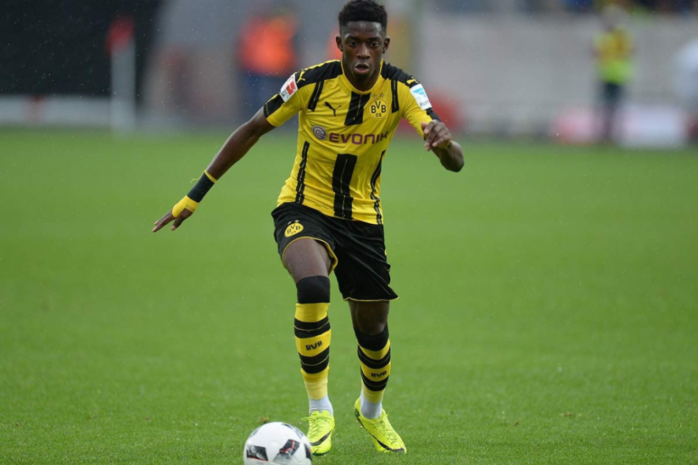 亚球员在接 亚球员在接